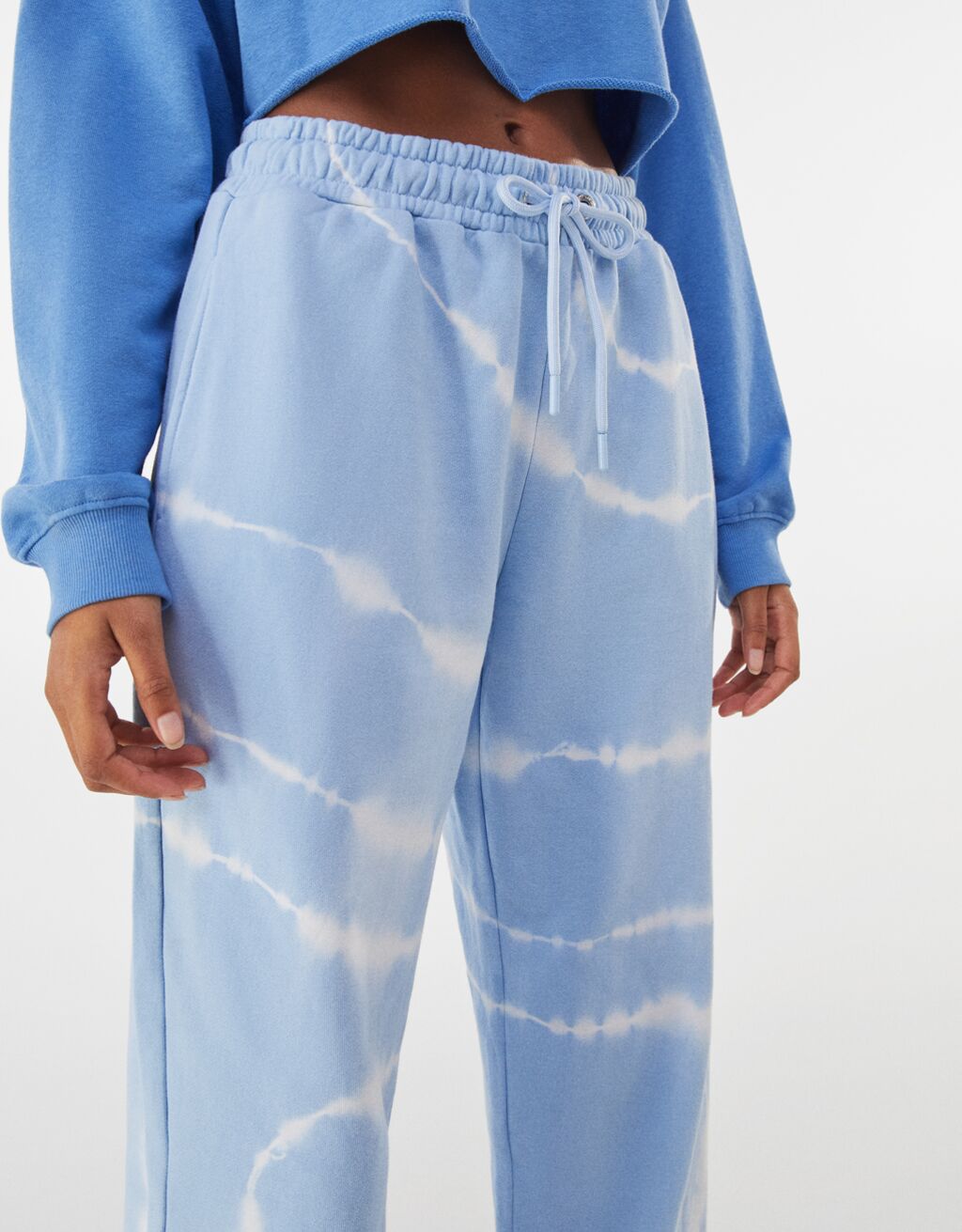 Comment Porter L imprim Tie And Dye V tement Tie Dye