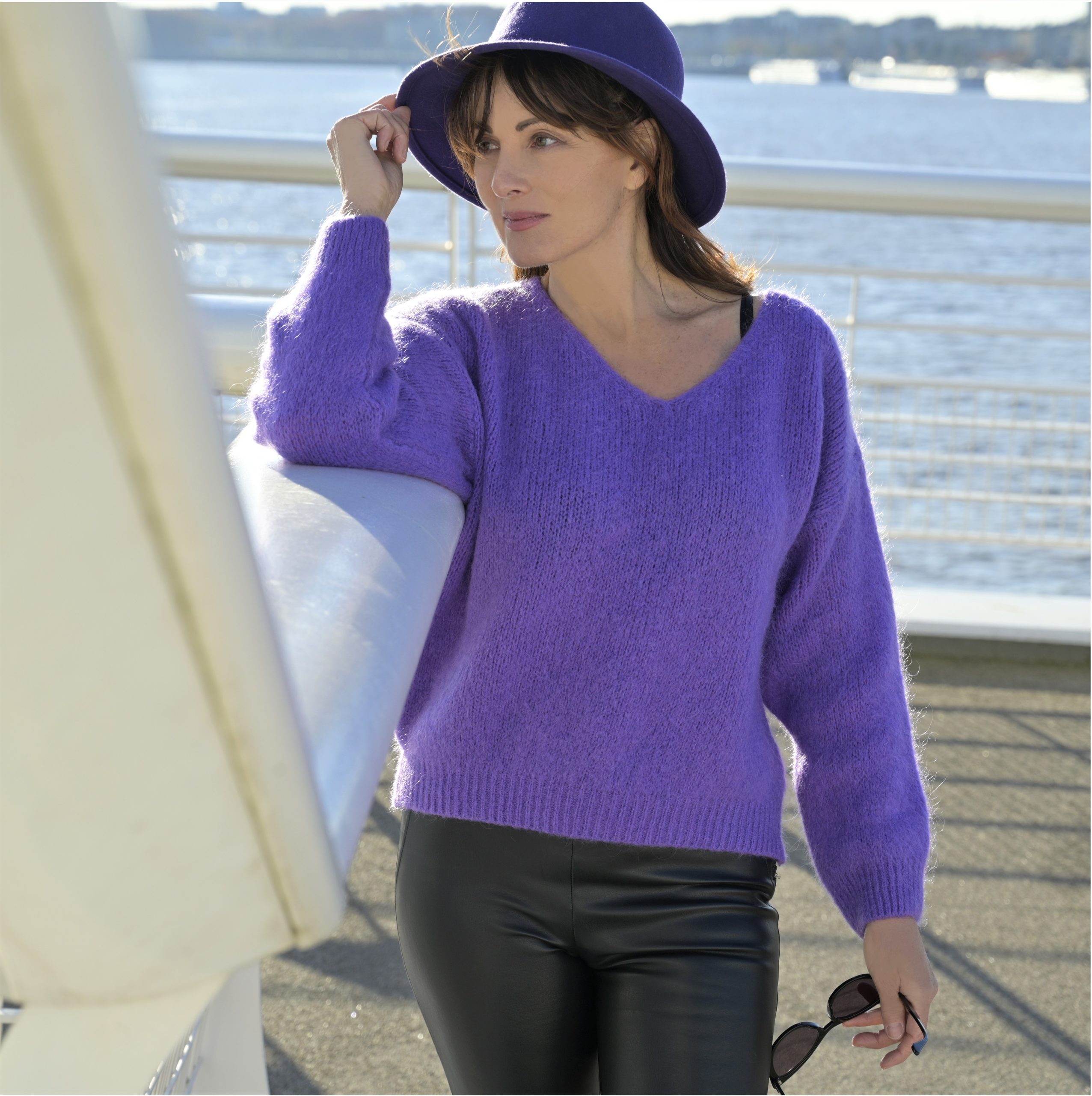 Nelly Berthele pull violet